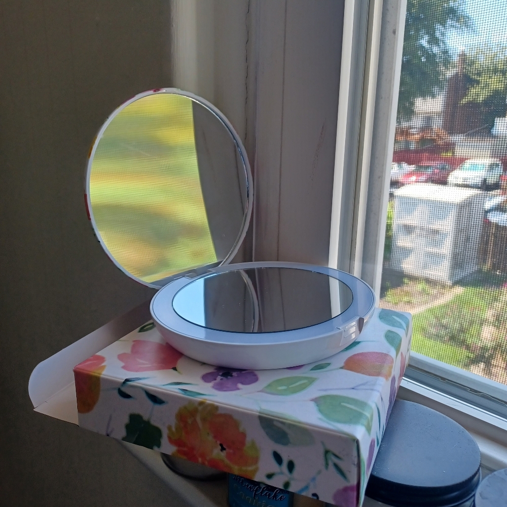 POP LED Compact Mirror, Floral